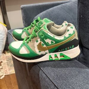 Nike womens Green and Gold Air Stab Sneakers